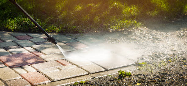 Best Pool Deck Cleaning  in Holiday Shores, IL